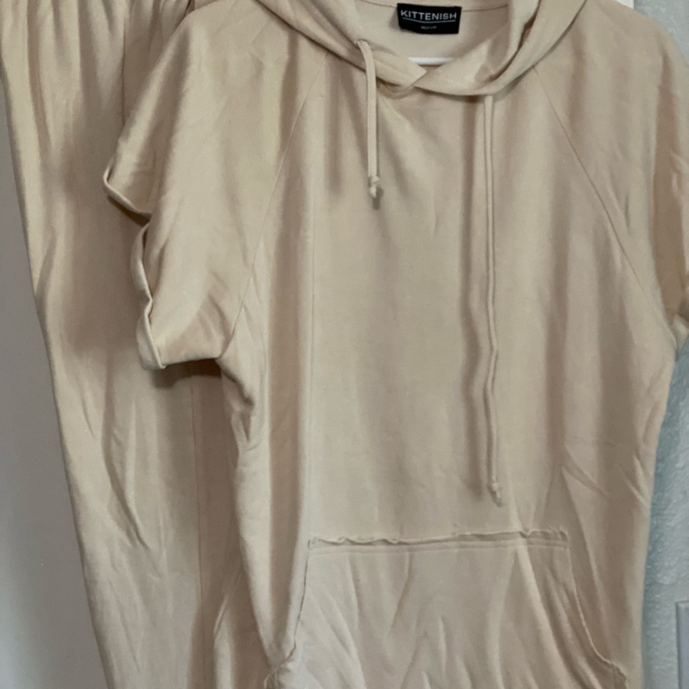 Kittenish cropped shirt sweatpant set